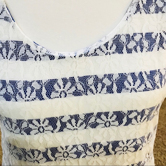 Banana Republic Lace Overlay Striped Tank Small - Picture 4 of 6